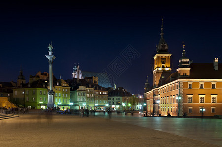 波兰华沙皇家城堡夜视全景图片