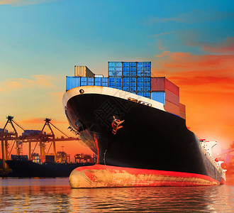 bic商业船舶在进口出口码头用于船舶运输业务和货物图片