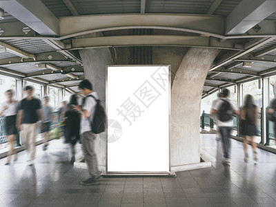 模拟广告牌横幅公共空间模糊人们图片