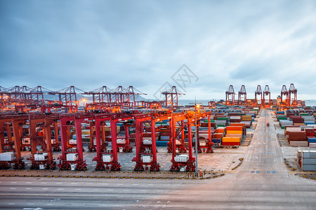 上海港黎明的工业港图片