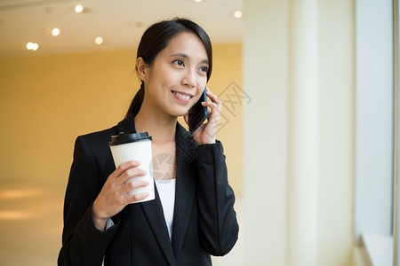 年轻的亚洲女商业女商人图片