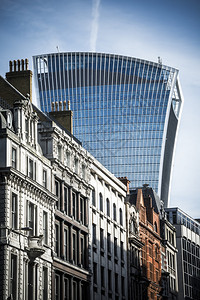 从伦敦市的地平面看一在范彻奇街10号的建筑物和对讲机以图片