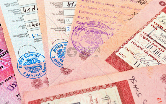 护照上的签证入境和出境印章图片