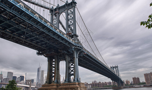 纽约市曼哈顿大桥的金属结构图片