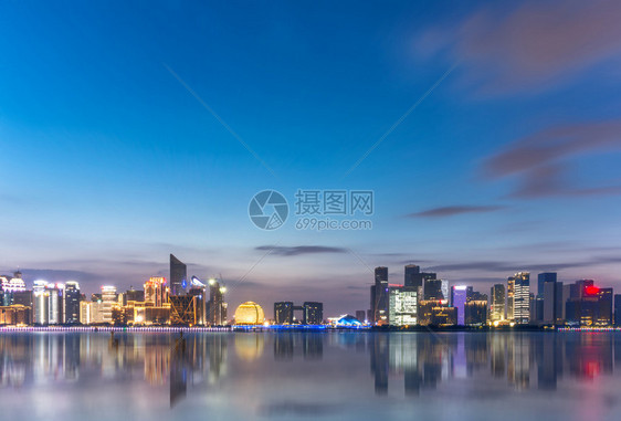 杭州清江新城市的夜景图片