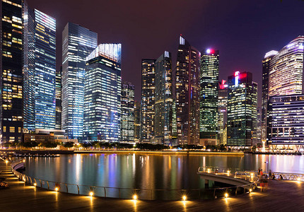 黄昏的新加坡市中心城市天际线图片