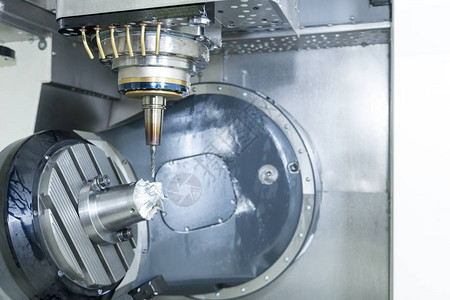 轴数控机床同时切割样品航空零件使用5轴CNC机床进行图片