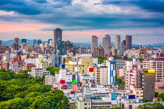 大阪日本城市风景在天之夜横图片