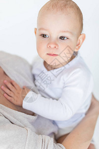 一岁的白人婴儿概念中被孤立的可爱小男孩的图片