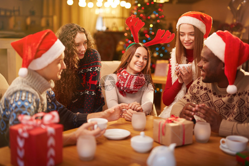 christmas-date-around-the-world-x-culture