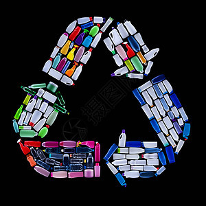 由色彩多的塑料瓶垃圾制成的再循环符号生态概念图片