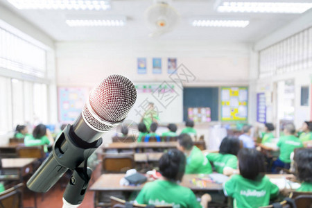 学生打算认真学习的课堂环境背景图片