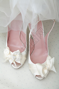 新娘服装和配饰婚鞋图片