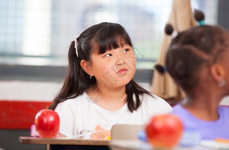 小学多民族教室在小学里有多图片