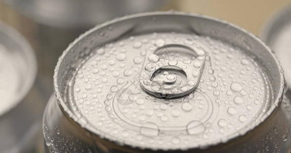 啤酒罐背景图片