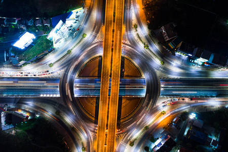 环绕十字路口环形公路运输背景