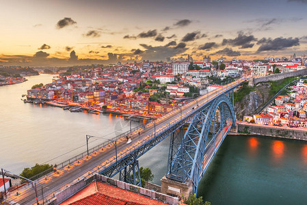 葡萄牙波尔图的天线横跨多姆路易斯一图片