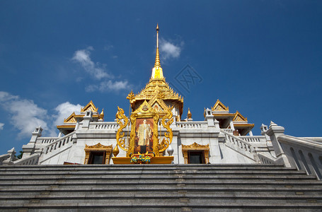 WatTrimitr是Bangkok的老寺庙位图片