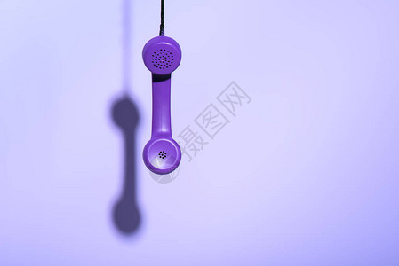 挂紫色电话听筒紫外线潮流图片