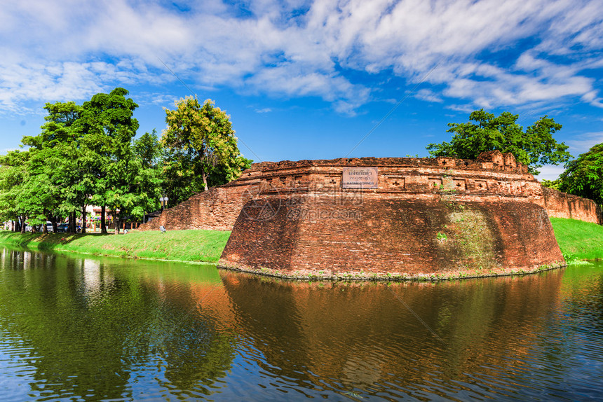 清迈泰国古城墙和KatamCorn图片