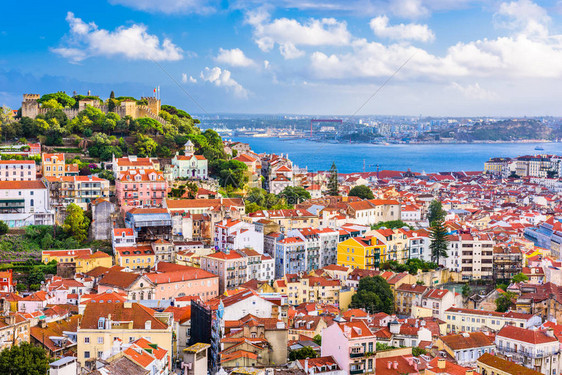 里斯本葡萄牙与圣豪尔赫城堡和塔图片