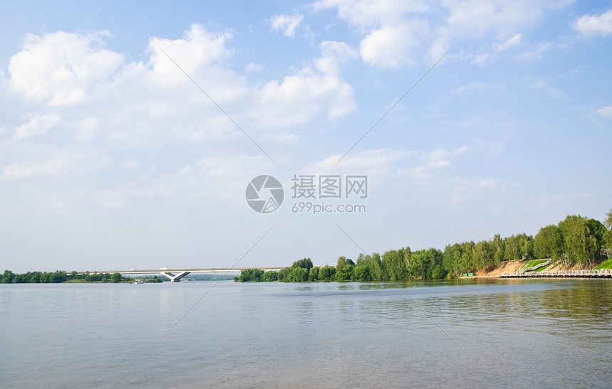 Klyazma水库Klyazma河莫斯科运河郊区夏季风景Dmitrov图片