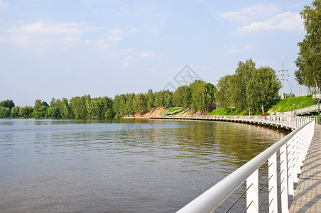 DolgoprudnyMoscowVodniki住宅区附近的Klyazm图片