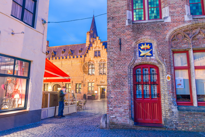 布鲁日主场迎战阿森纳 欧冠焦点战直播全程呈现 双方阵容对决战术解析一网打尽