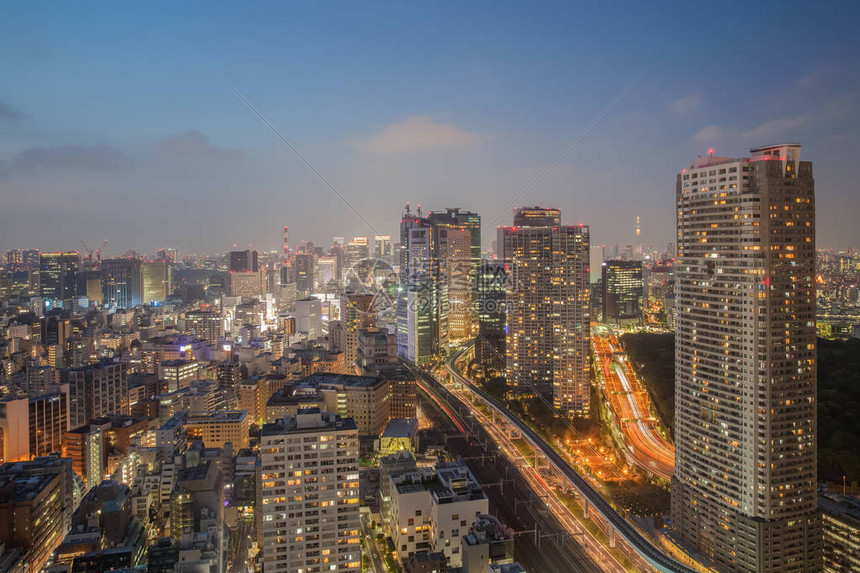 东京市的夜景和高楼及高清图片下载-正版图片502642076-摄图网