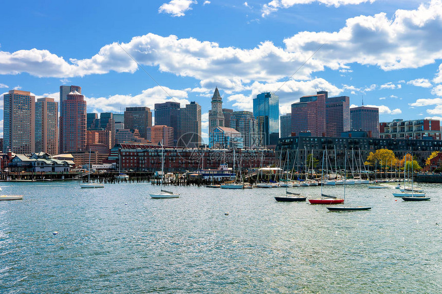 波士顿凯尔特人热血奋战全场快攻暴扣惊艳四座防守铁壁锁死对手关键球绝杀引爆主场气氛