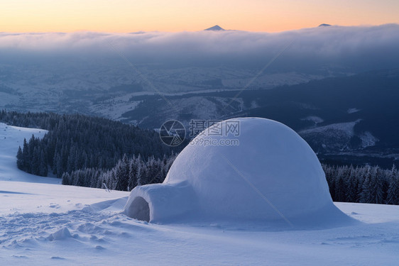 山丘上的雪上冰雪冬季风景冬图片