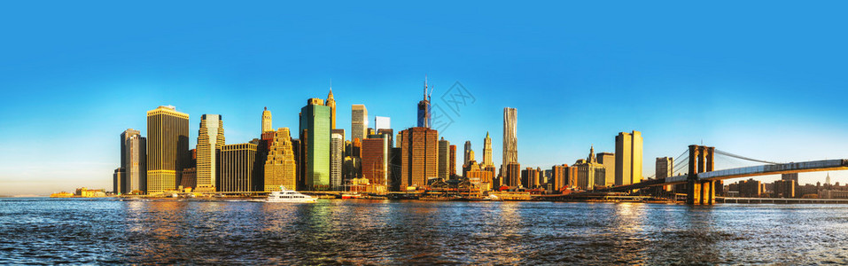 纽约市城风景和布鲁克林桥在阳图片