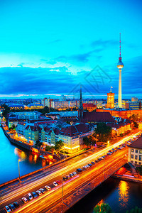 日落时德国柏林的图片