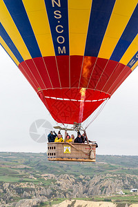 伟大的气球飞行卡帕多西亚在世界各地被称为2015日与热气球飞行的最佳地点之一格雷梅图片