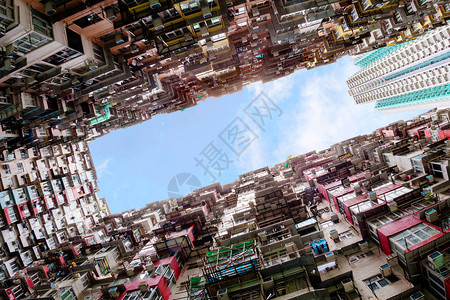 香港鲗鱼涌旧住宅区过度拥挤的房屋俯视图图片