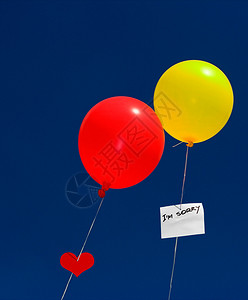两个彩色气球的隐喻恋爱背景图片
