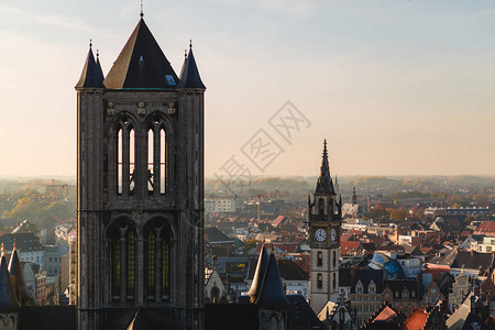 比利时Ghent历史地段的美丽古老建筑空中观景图片