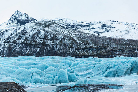 冰岛Svinafellsjokull冰川和斯维纳费勒图片