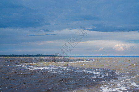 马瑙斯水域里约内格罗人与里奥索利莫图片