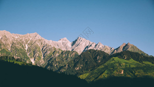 印度喜马拉雅山风景秀丽图片