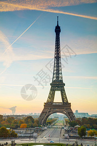 巴黎市景日落时有著图片