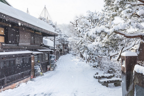 高山的冬天日本观光旅游图片