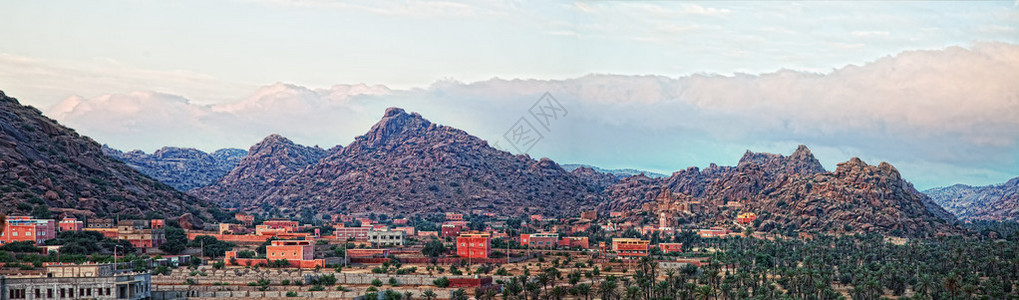 非洲Antiatlas山的摩洛哥山村图片