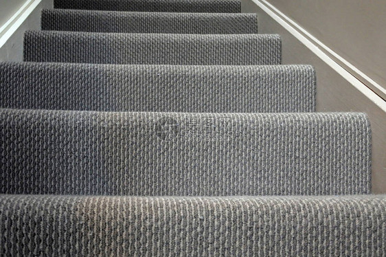 灰色的现代家庭楼梯地毯摘图片