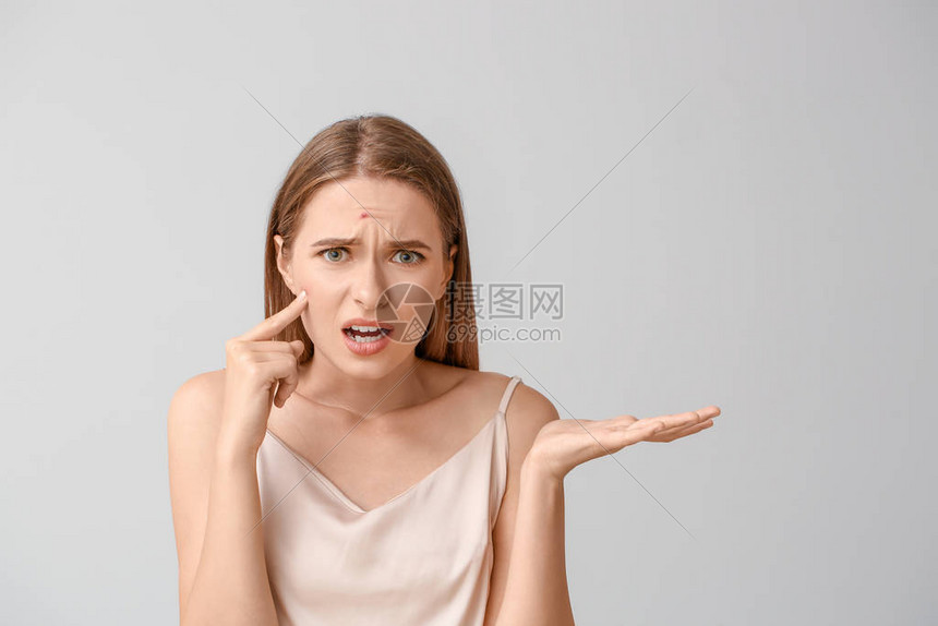 轻背景下有腹膜问题的年高清图片下载正版图片502667592摄图网