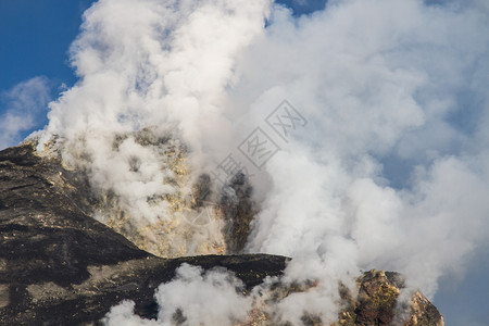 Etna火山爆发的惊人现象图片