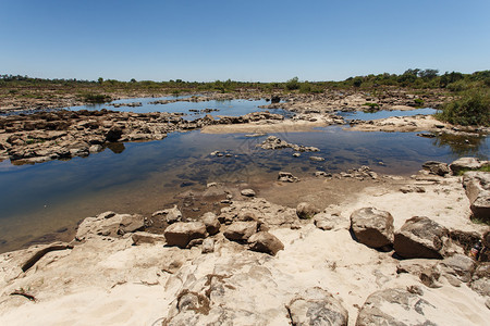 赞比西河瀑布上方的赞比亚利文斯图片