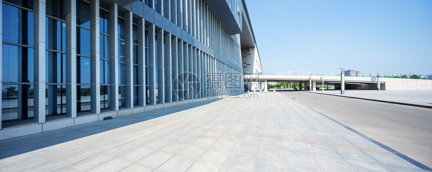 空地与建筑外观高清图片下载正版图片502678158摄图网
