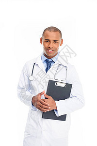 身穿白大衣有听诊镜和诊断的非洲男医生图片