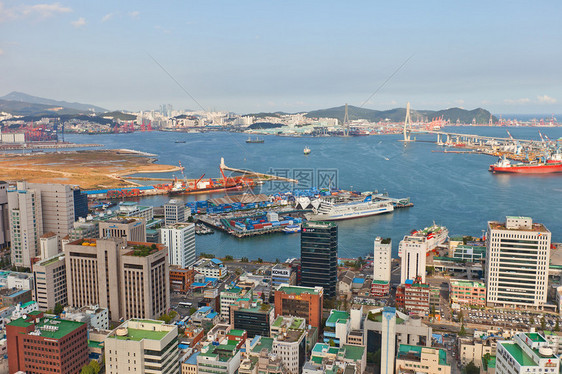 釜山港国际客运站从釜山塔远眺图片